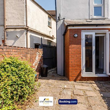Comfy 3Bed House By Stirkmartin Stays Short Lets & Serviced Accommodation Cardiff With Free Parking & 8Mins To City Centre Exterior photo