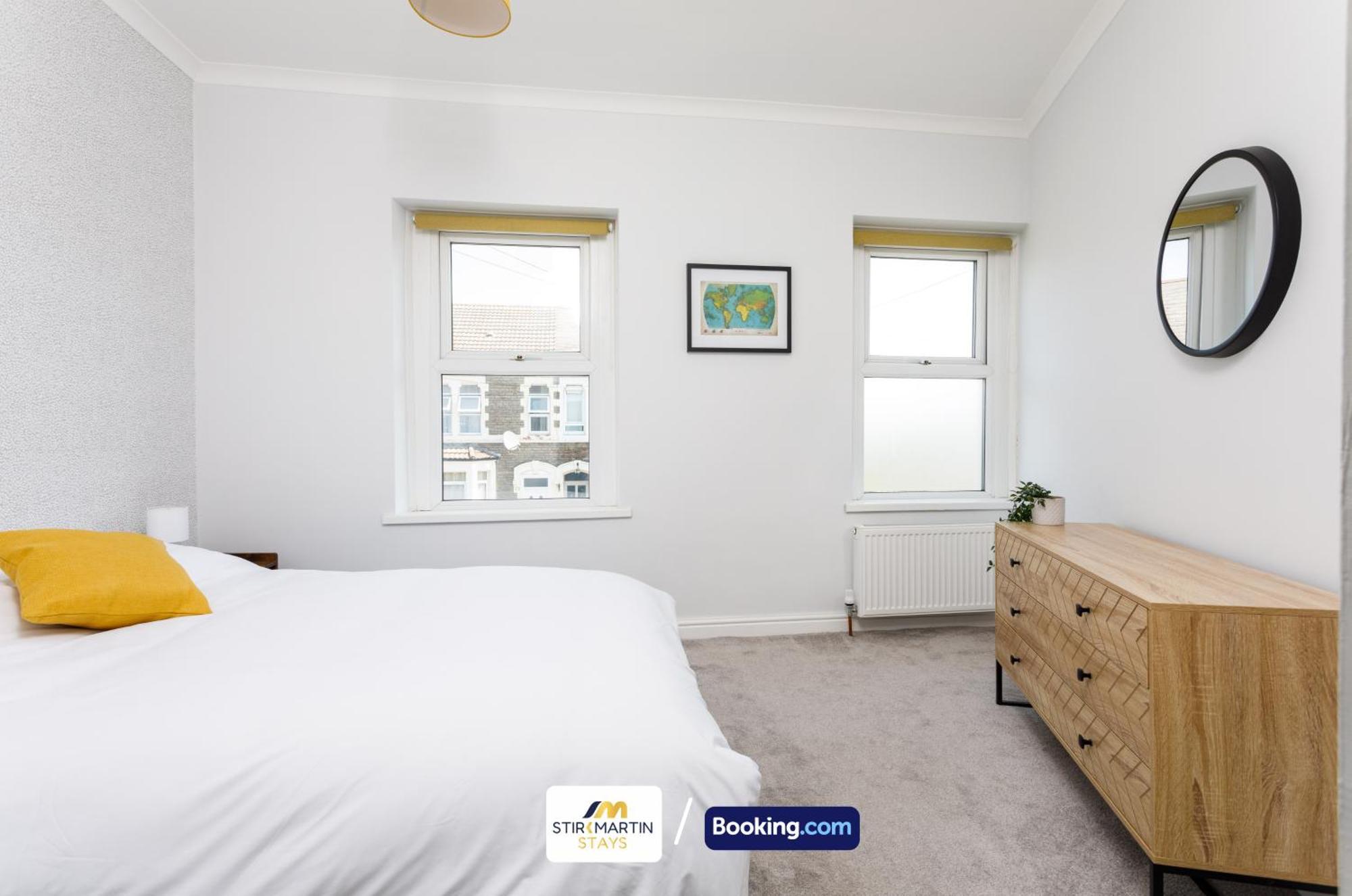 Comfy 3Bed House By Stirkmartin Stays Short Lets & Serviced Accommodation Cardiff With Free Parking & 8Mins To City Centre Exterior photo